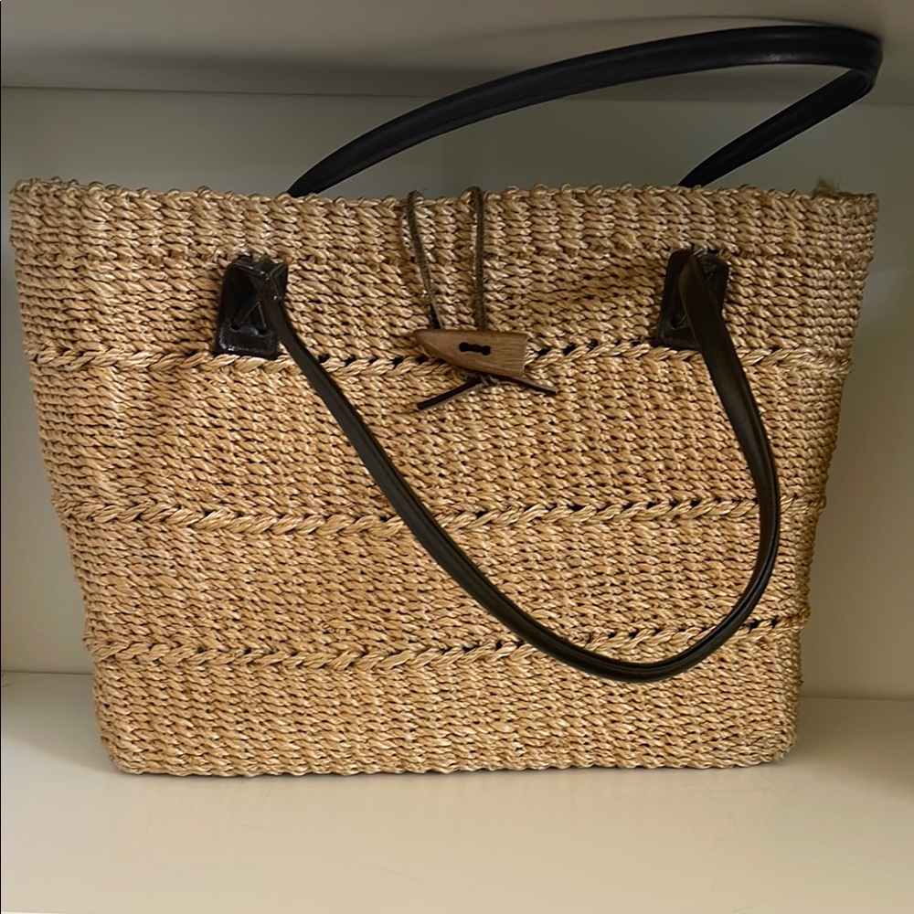 Elegant Tan Woven Tote Bag
